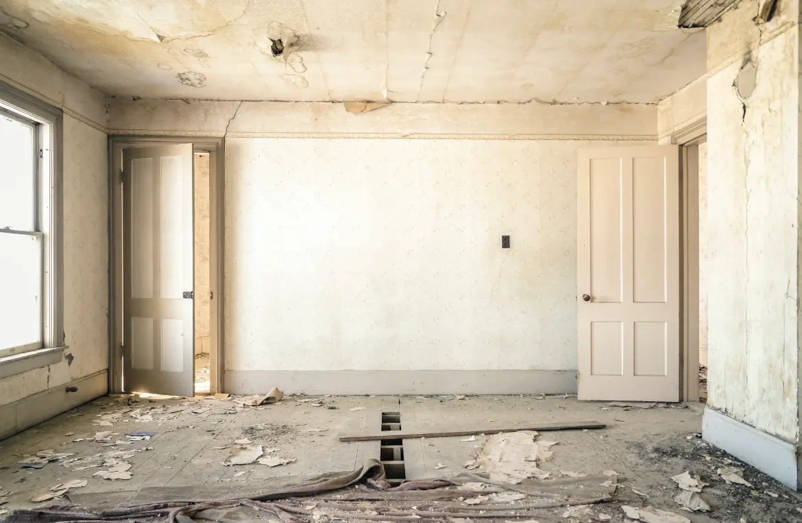 Waste disposal crew managing a cleanout project in Eau Claire